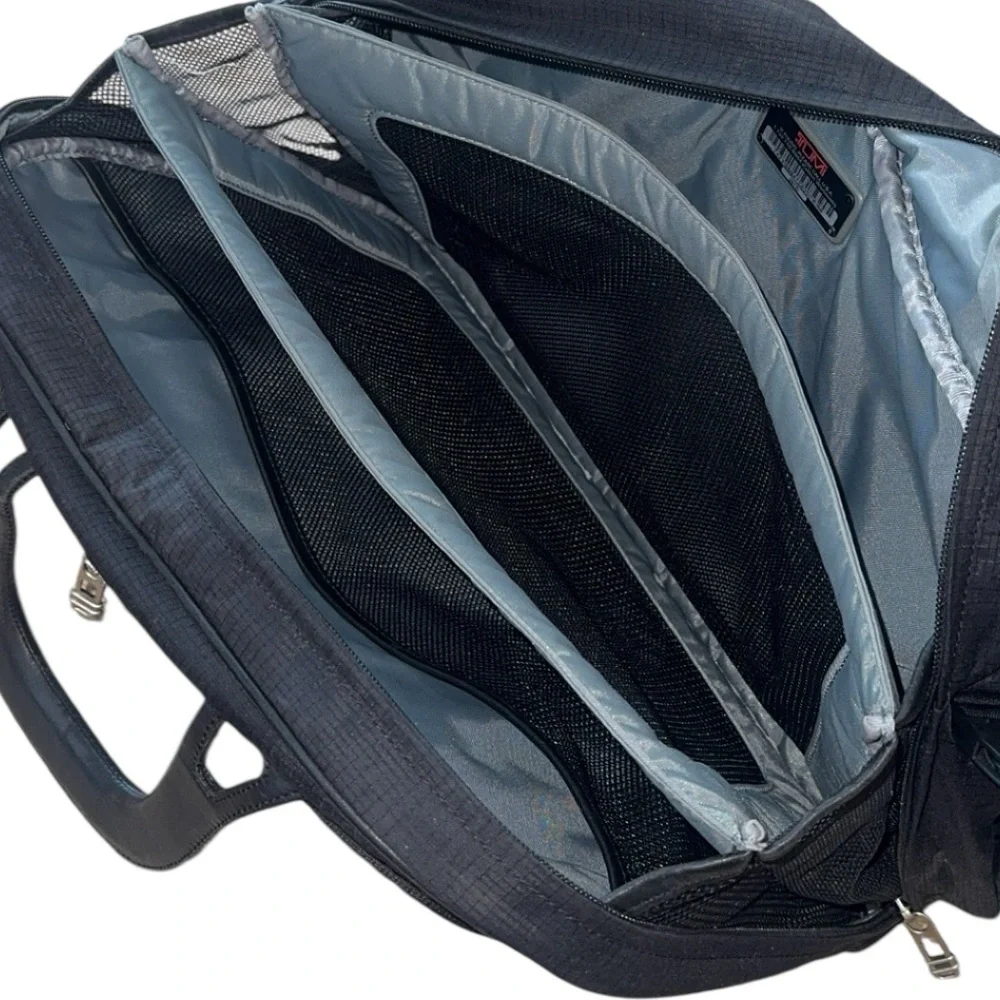 Tumi 2571D Black Nylon Leather Laptop Shoulder Top Handel Travel‎ Messenger Bag